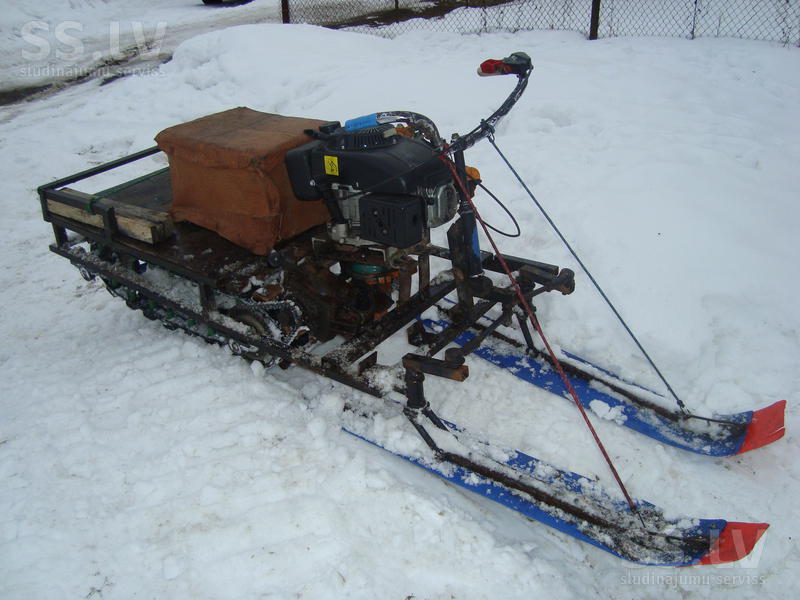 snow-mobiles-other-1.800.jpg